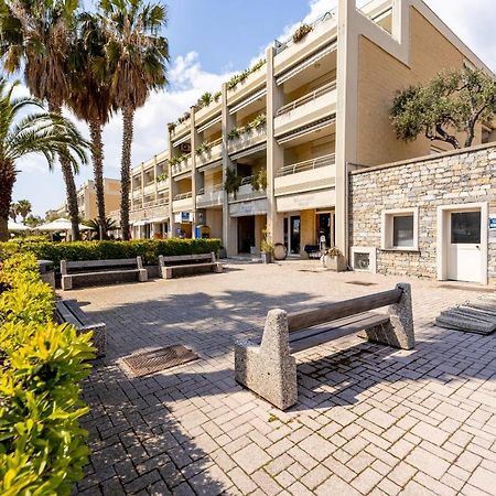 Aregai Marina Exclusive Seaside Apartments Санто-Стефано-аль-Мар Экстерьер фото